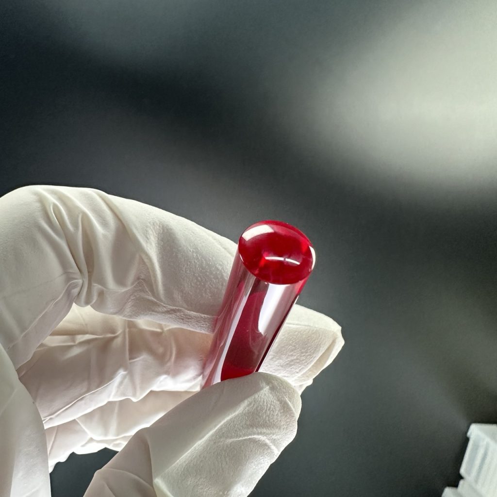 Garnet Ruby rod used in the manufacturing of laser rods or laser sticks Customizable for your freedom of choice.dia 1cm×7cm